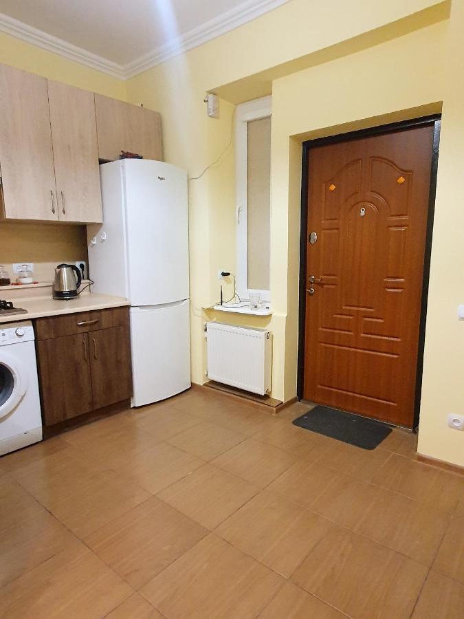 Homey Apartment On Vicheva Str. Lviv Bagian luar foto