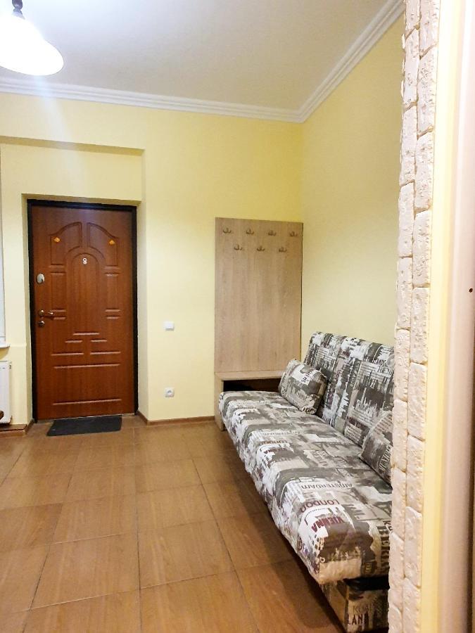 Homey Apartment On Vicheva Str. Lviv Bagian luar foto