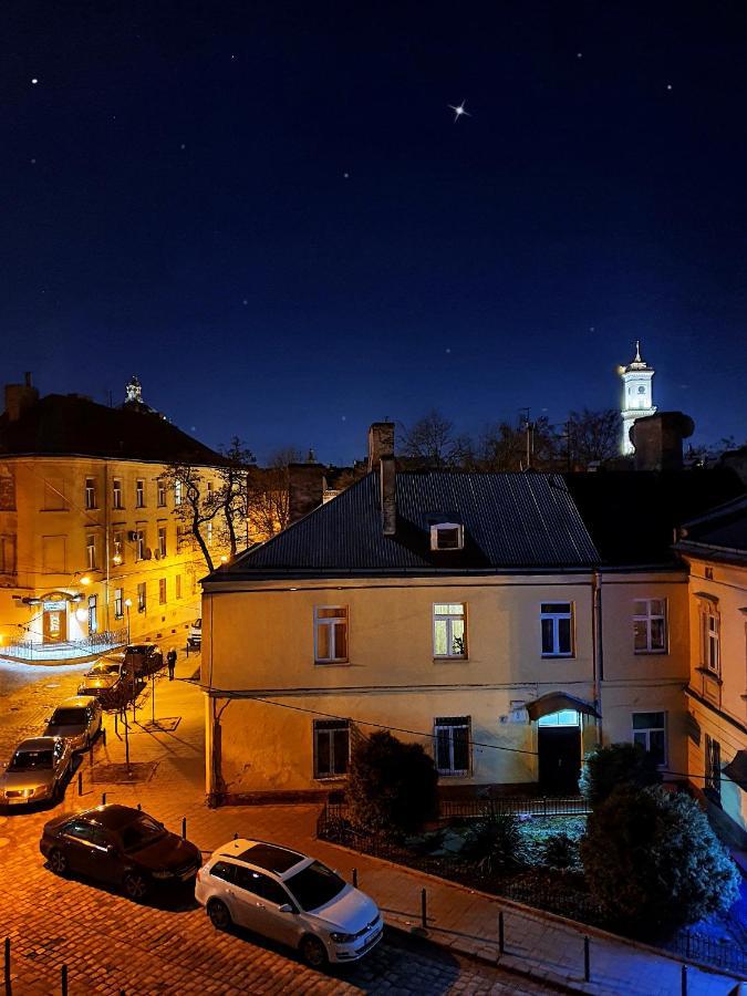 Homey Apartment On Vicheva Str. Lviv Bagian luar foto