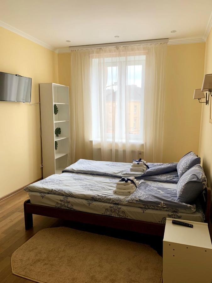 Homey Apartment On Vicheva Str. Lviv Bagian luar foto